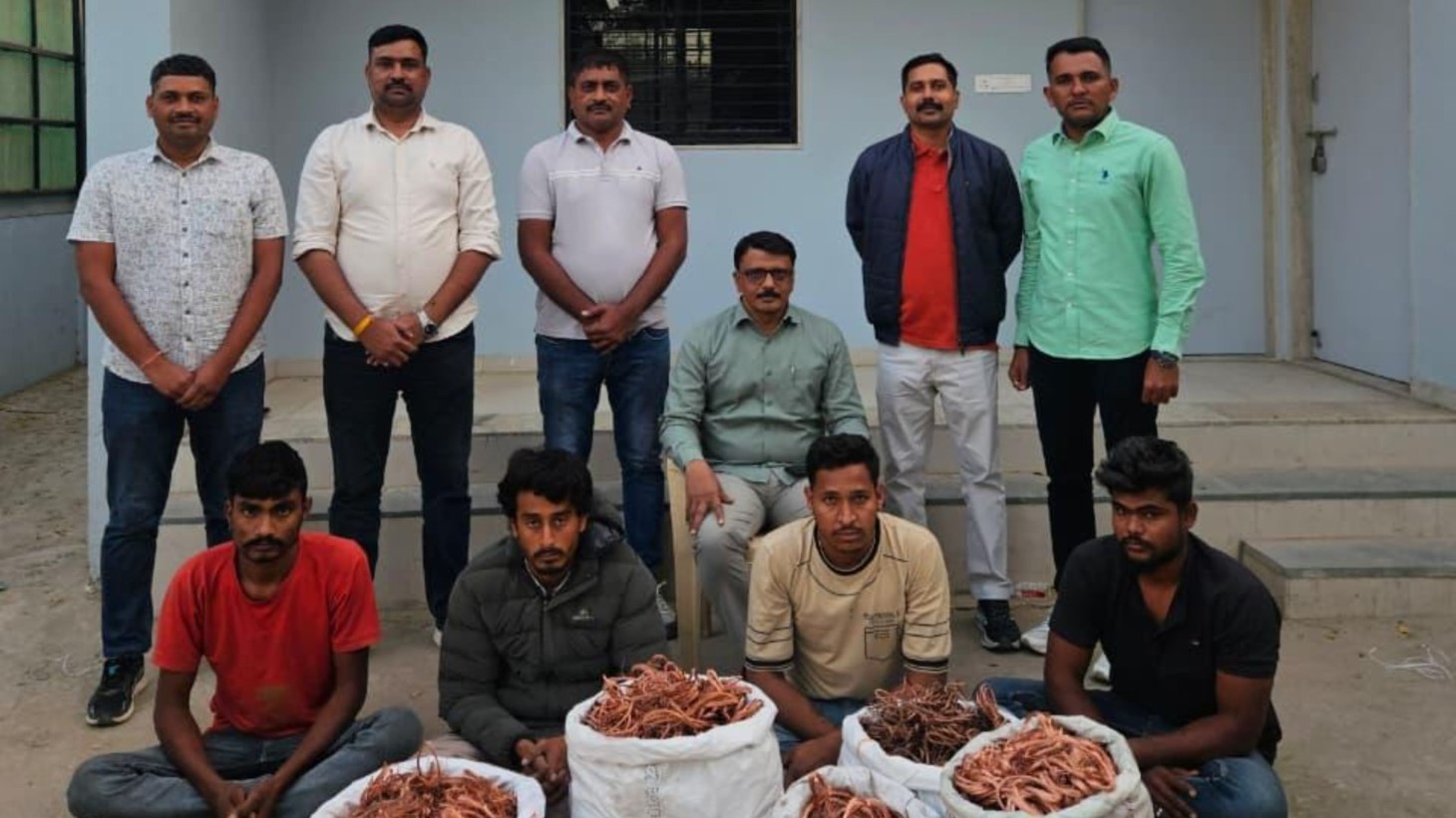 અમદાવાદ: ટાવરમાંથી કોપર કેબલ ચોરતી ગેંગ ઝડપાઈ
