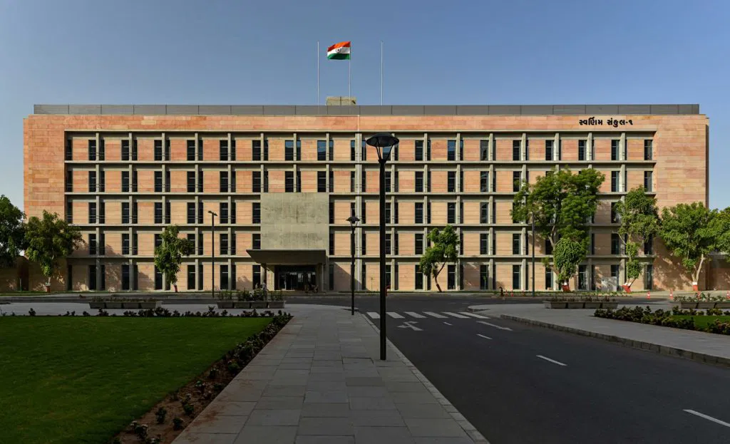 રાજ્યના વધુ 10 IAS અધિકારીઓની બદલી