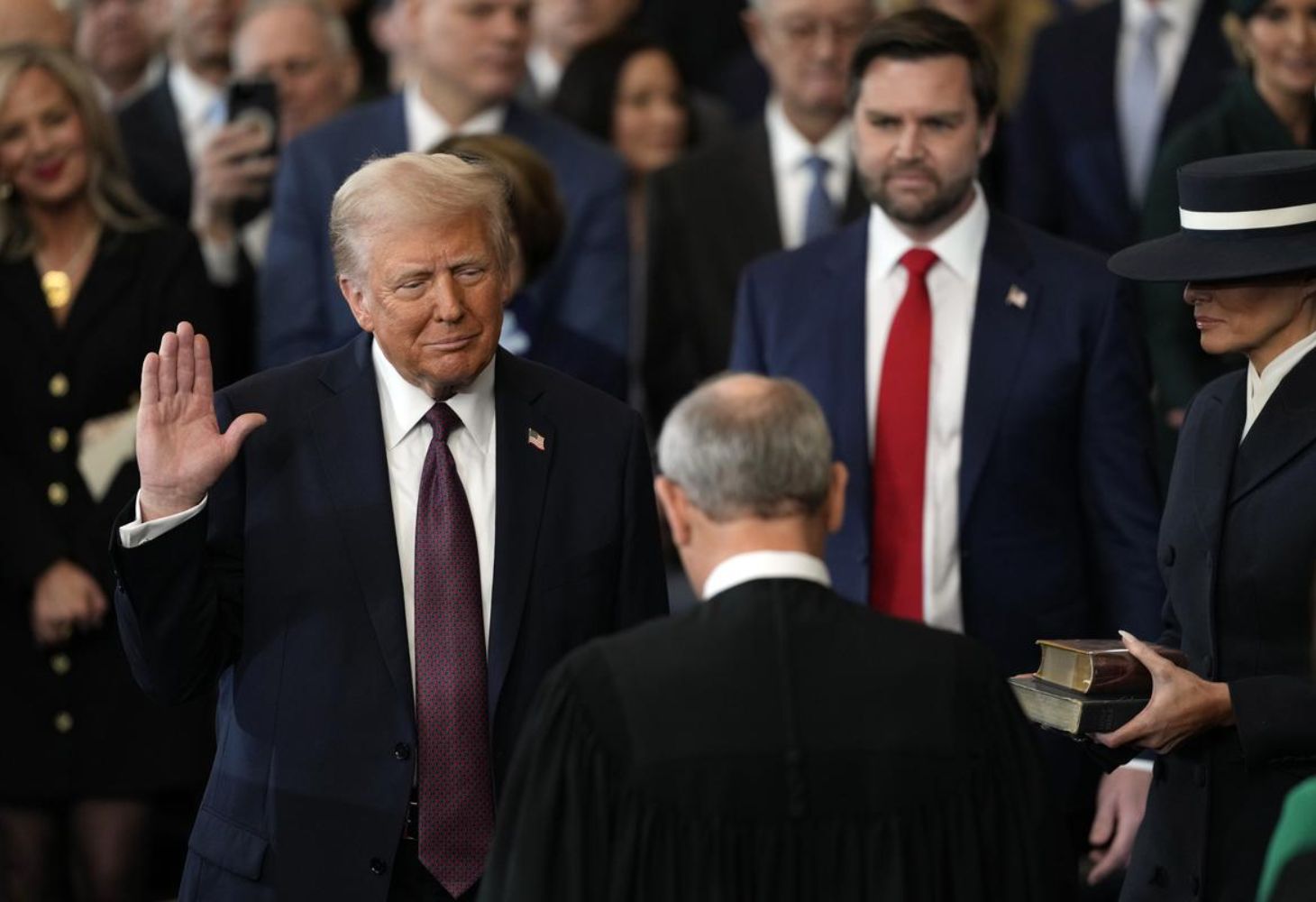 થર્ડ જેન્ડર, ઇમિગ્રેશન, BRICS માટે ખતરો... Donald Trump એ રાષ્ટ્રપતિ બનતાની સાથે જ મોટા નિર્ણયો લીધા?