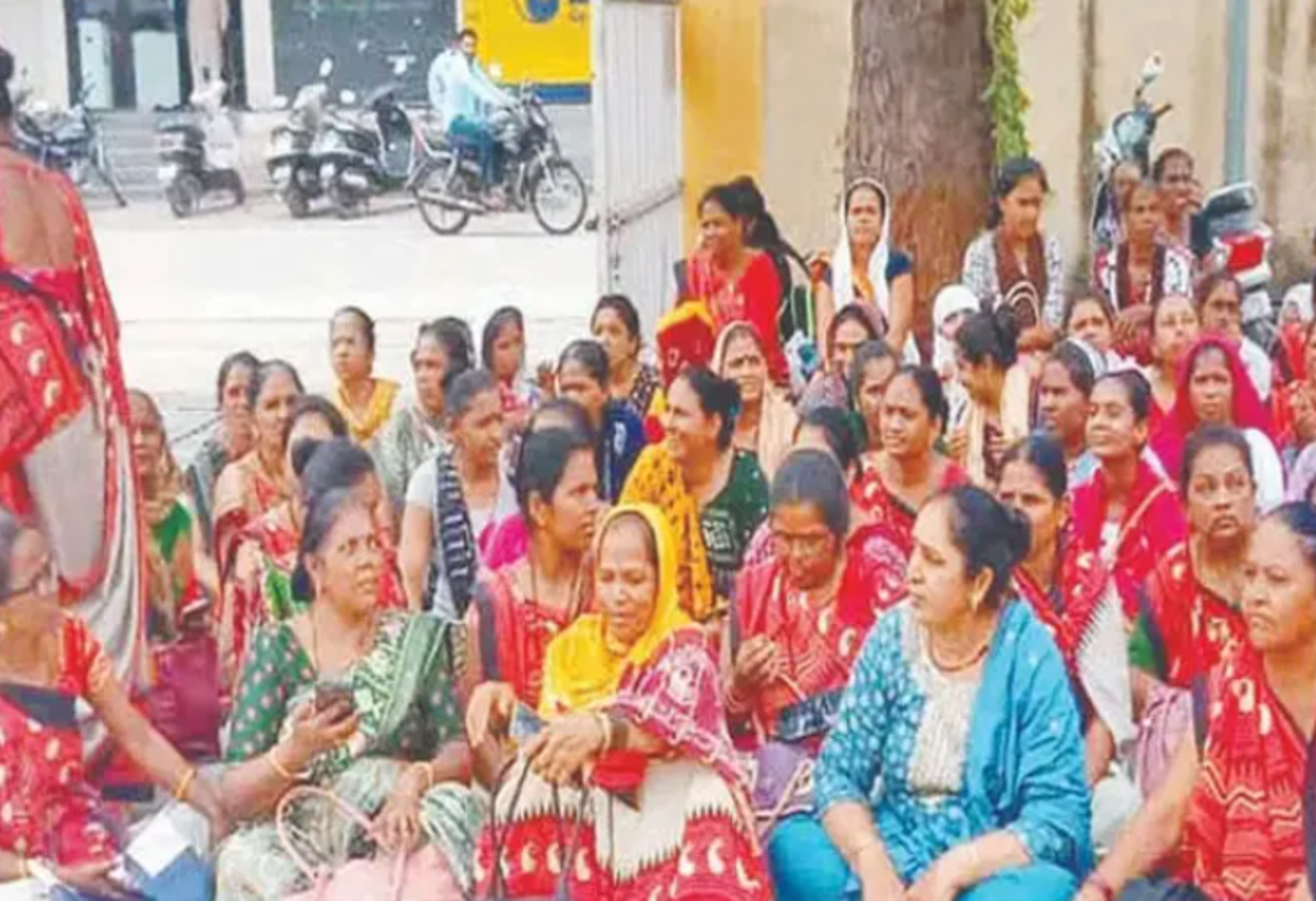 આંગણવાડી બહેનોએ માંડ્યો સરકાર સામે મોરચો