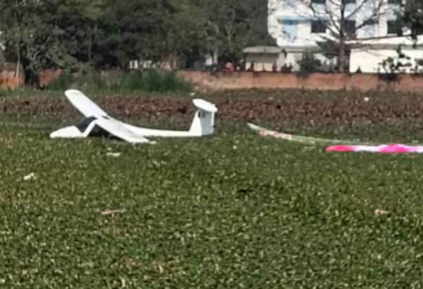 IAF Microlite Makes Emergency Landing in Prayagraj