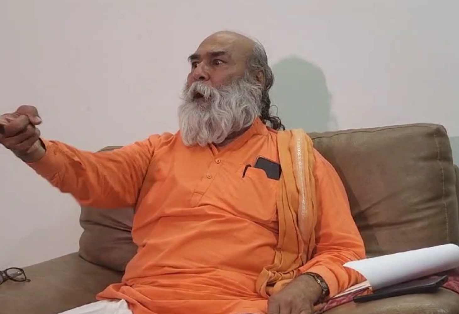 સતાધારના મહંત વિજય બાપુને ચોટીલા આપા ગીગા ઓટલાના મહંતનો ખુલ્લો પડકાર