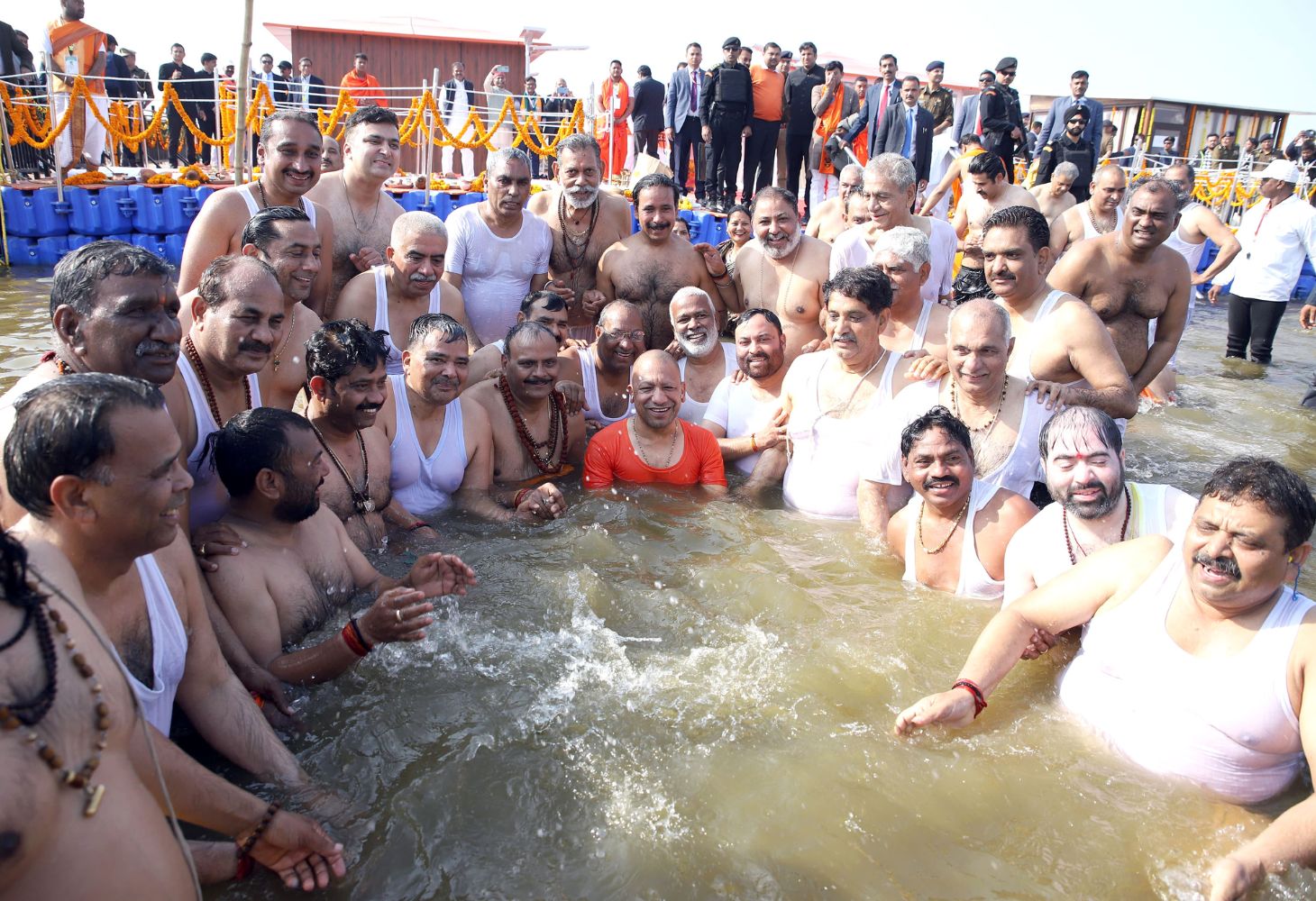 UP : CM યોગીનો Maha Kumbh પ્રવાસ, સંગમમાં પવિત્ર સ્નાન, કેબિનેટના મહત્વપૂર્ણ નિર્ણય
