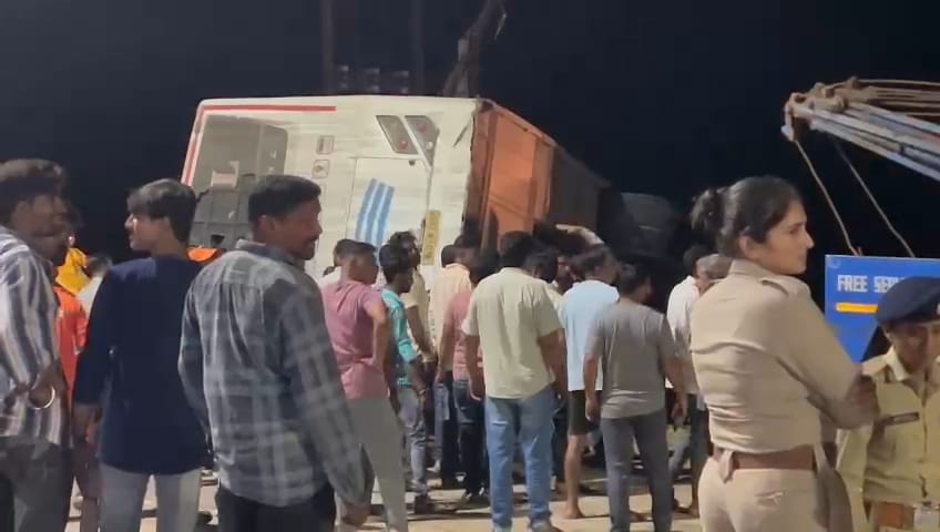 દ્વારકામાં કરૂણાંતિકા, માર્ગ અકસ્માતમાં બાળકો સહિત સાતના મોત, ૩૦ ઇજાગ્રસ્ત
