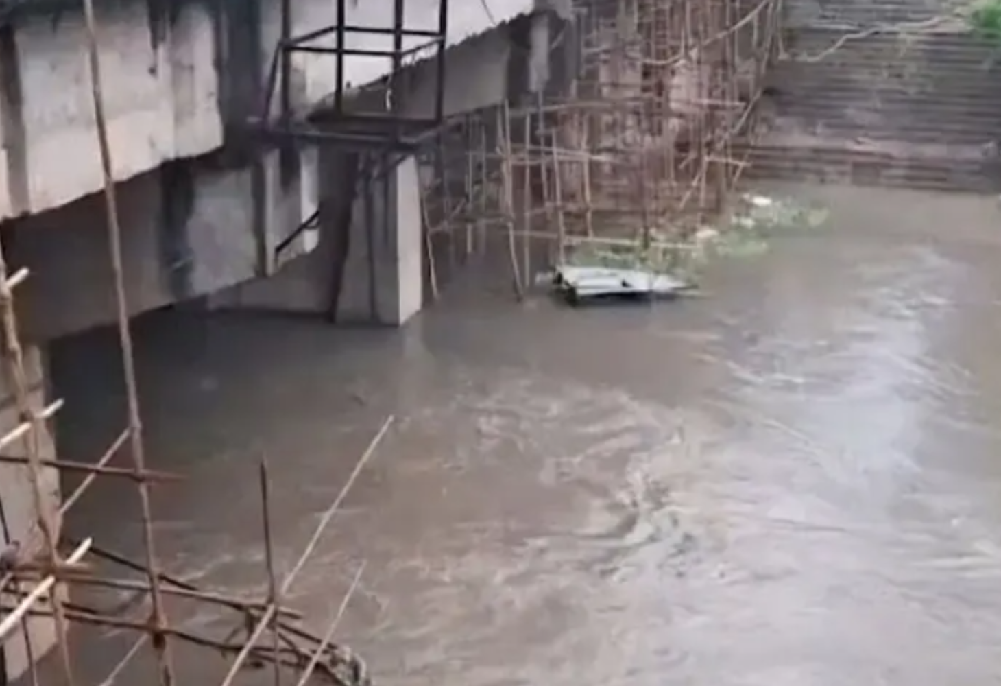 Vadodara: આજવા સરોવરના જળસ્તરમાં વધારો,પાણીનું લેવલ 208.54 ફૂટ પહોંચ્યું!
