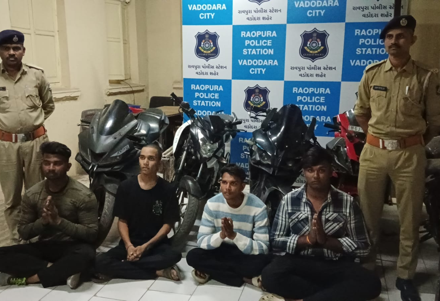 રોલો પાડવા ધૂમ સ્ટાઇલથી ત્રાસ ગુજારનારા 4 બાઇકર્સ ઝબ્બે