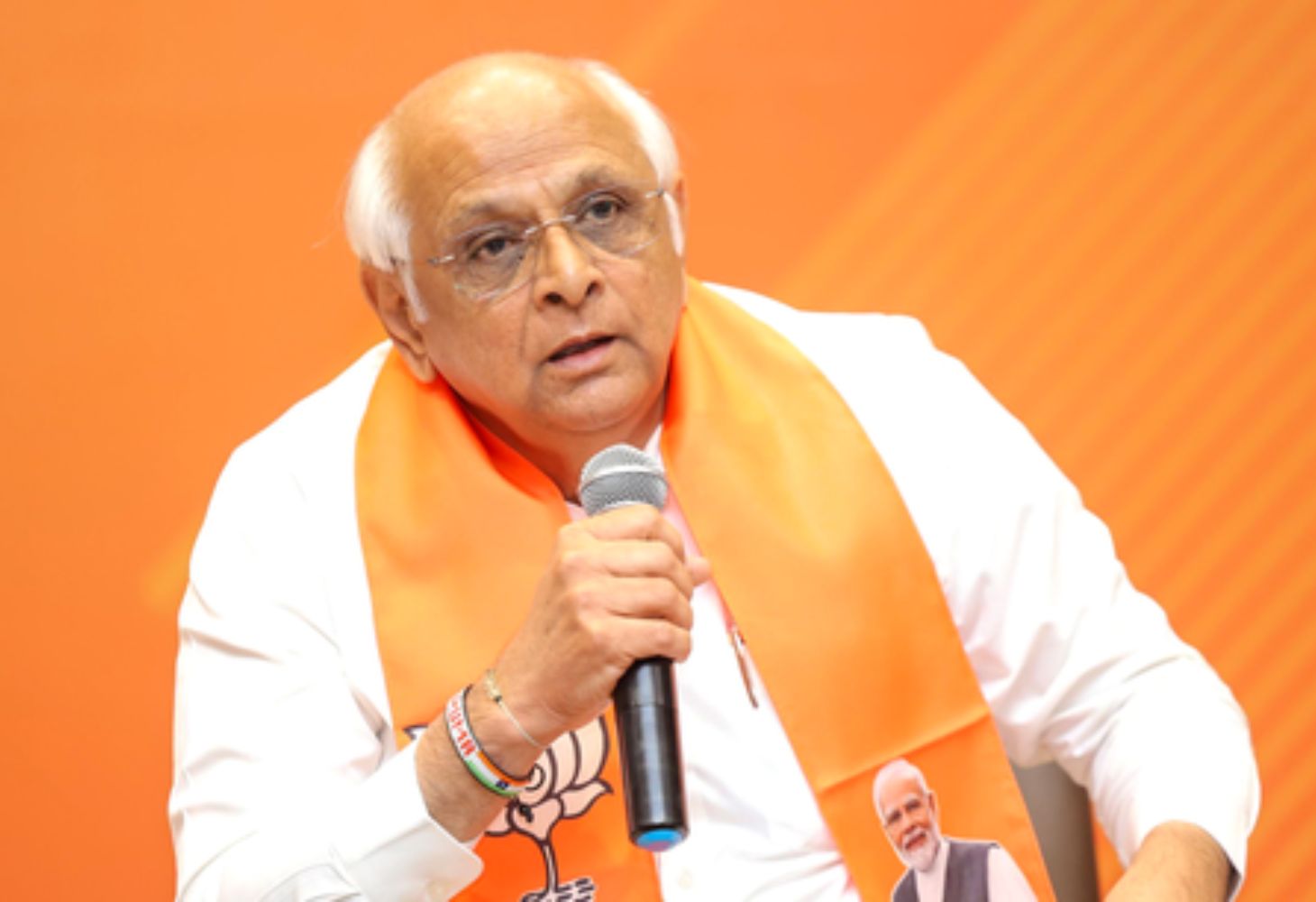 અમદાવાદ વિમાન દુર્ઘટના અંગે CM ભુપેન્દ્ર પટેલ અને કેન્દ્રીય ઉડ્ડયન મંત્રીએ દુઃખ વ્યક્ત કર્યું